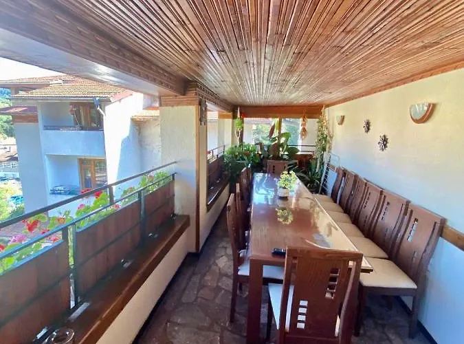 Guest house Detelina 3*